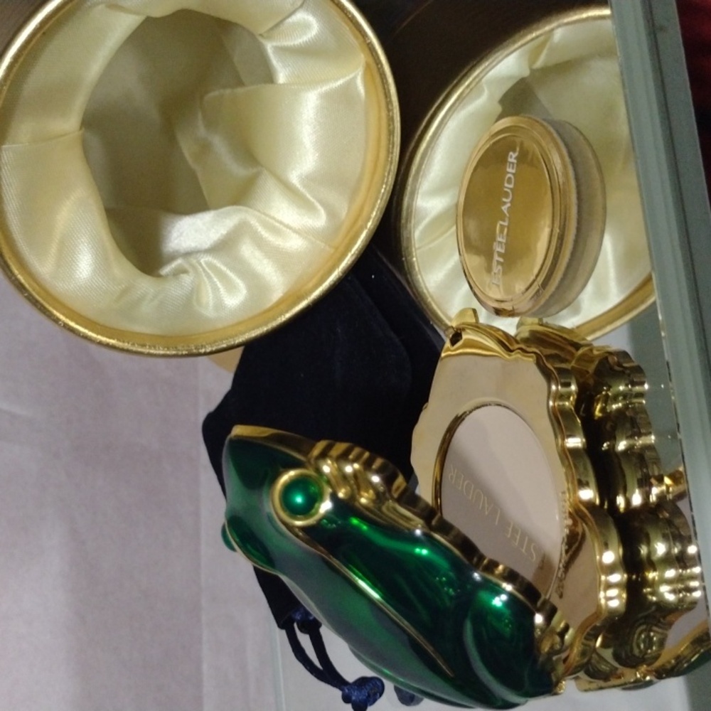 Estee Lauder Enamel 🐸 Frog Face Powder COMPAQ --FROG-Fully Reliant On GOD, NWT